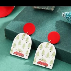 BRAND NEW ADORABLE CHRISTMAS EARRINGS